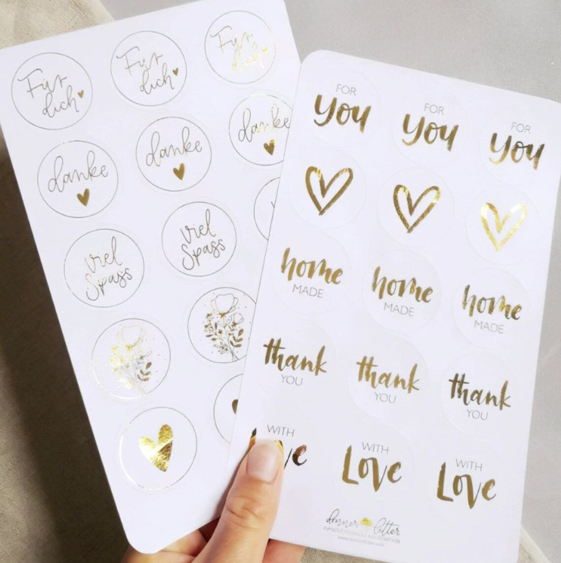 Custom Round White Background Gold Foil Stickers, Shiny Gold Sticker Labels, High Qualtity, Wedding/Party/Birthday/Bussiness Favor Labels